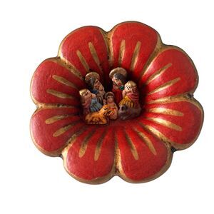 Peruvian Fire Lily Nativity Scene Christmas Folk Art Flower  3D Ornament Vintage